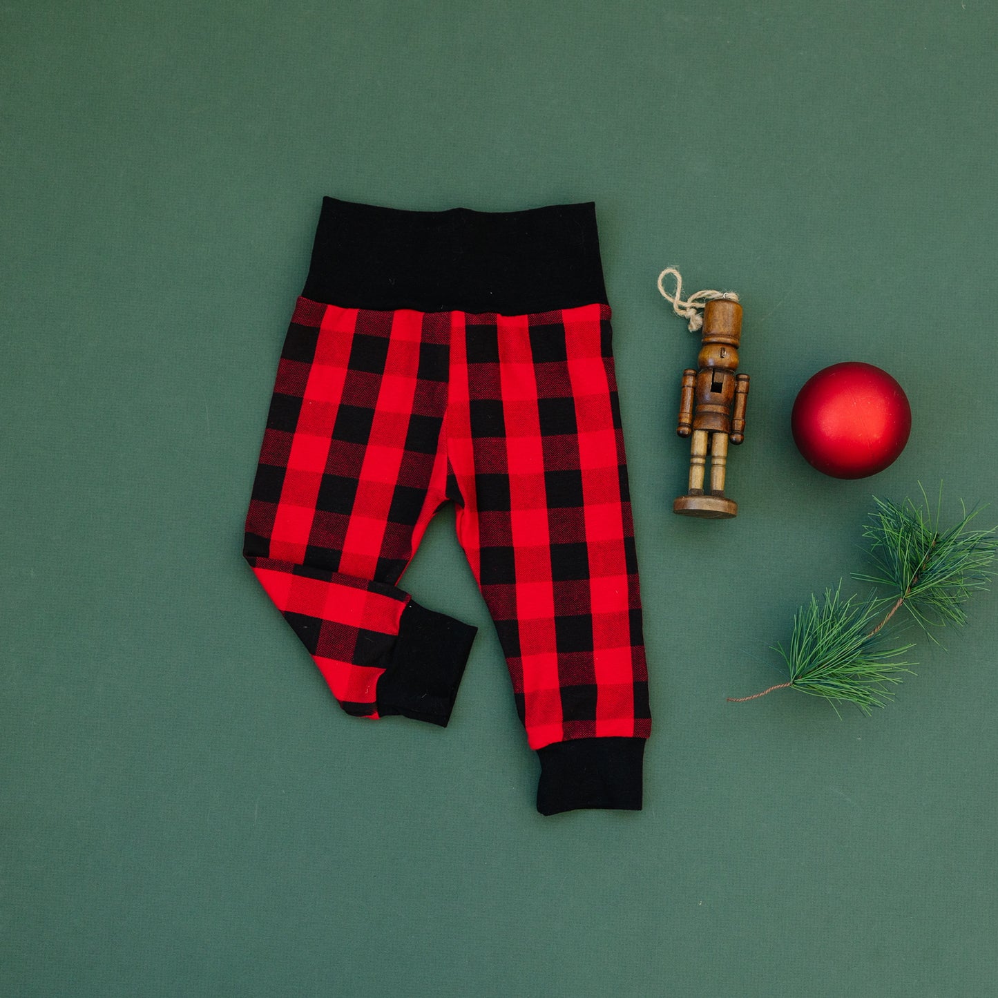 Red & Black Check Leggings - black cuffs